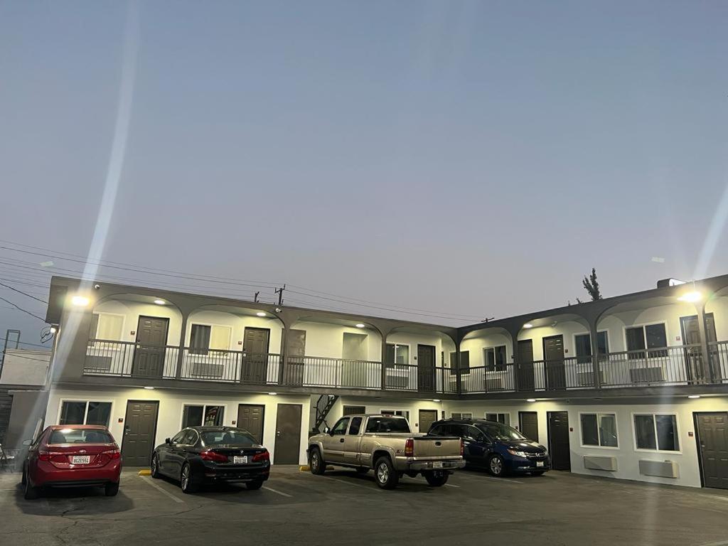 Lux Inn Los Angeles Exterior photo